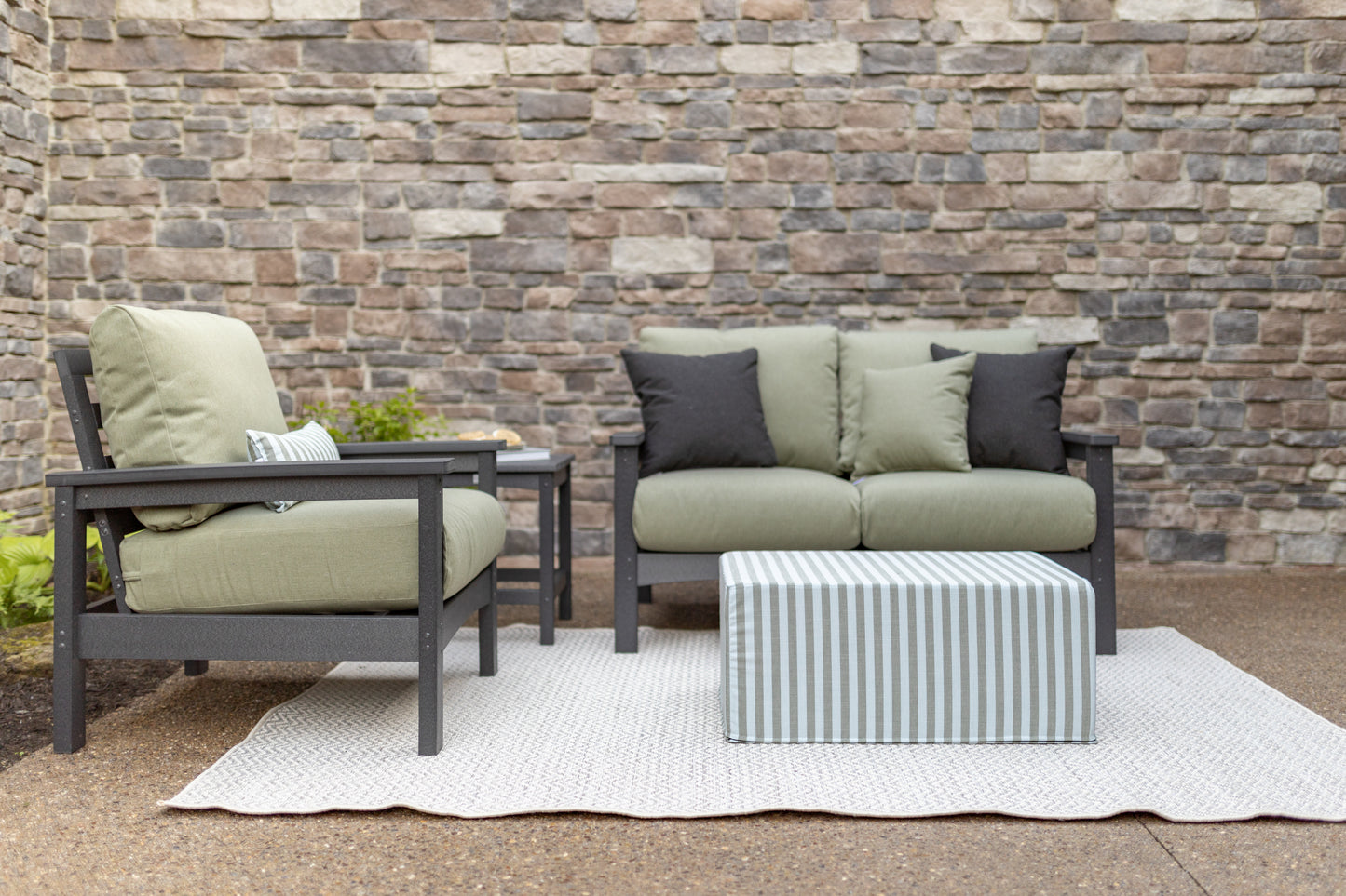 Camden Loveseat (Classic Terrace Cushion)